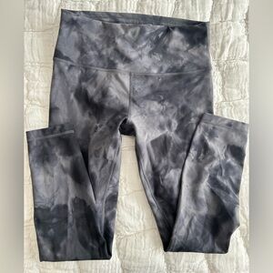 Lululemon Wunder Train Tight 25"
Diamond Dye Pitch Grey Graphite-Size 10